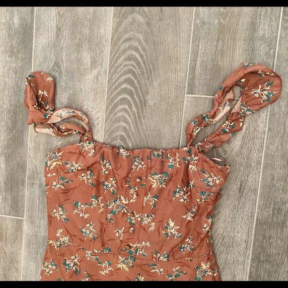 Like new- Flutter Sleeve Floral Maxi Dress - Picture 8 of 12